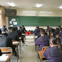 学生が講義を受講している画像